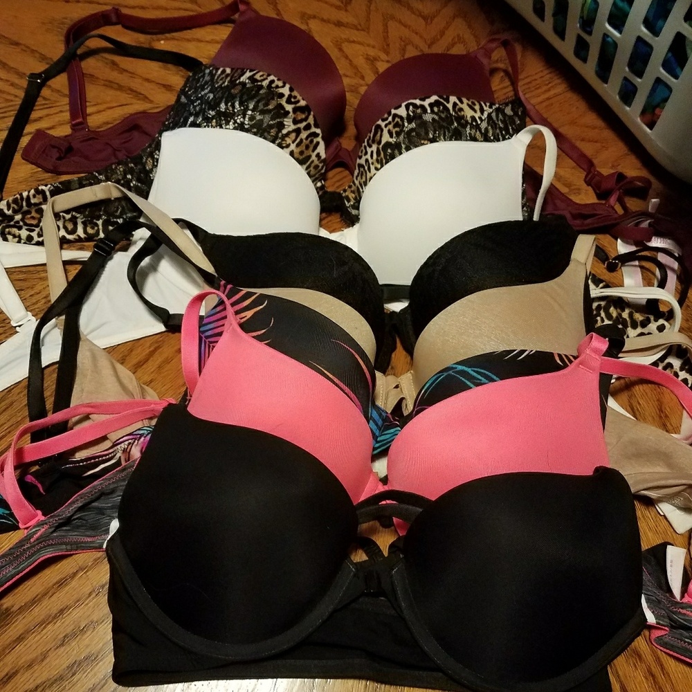 Lot of VS bras.